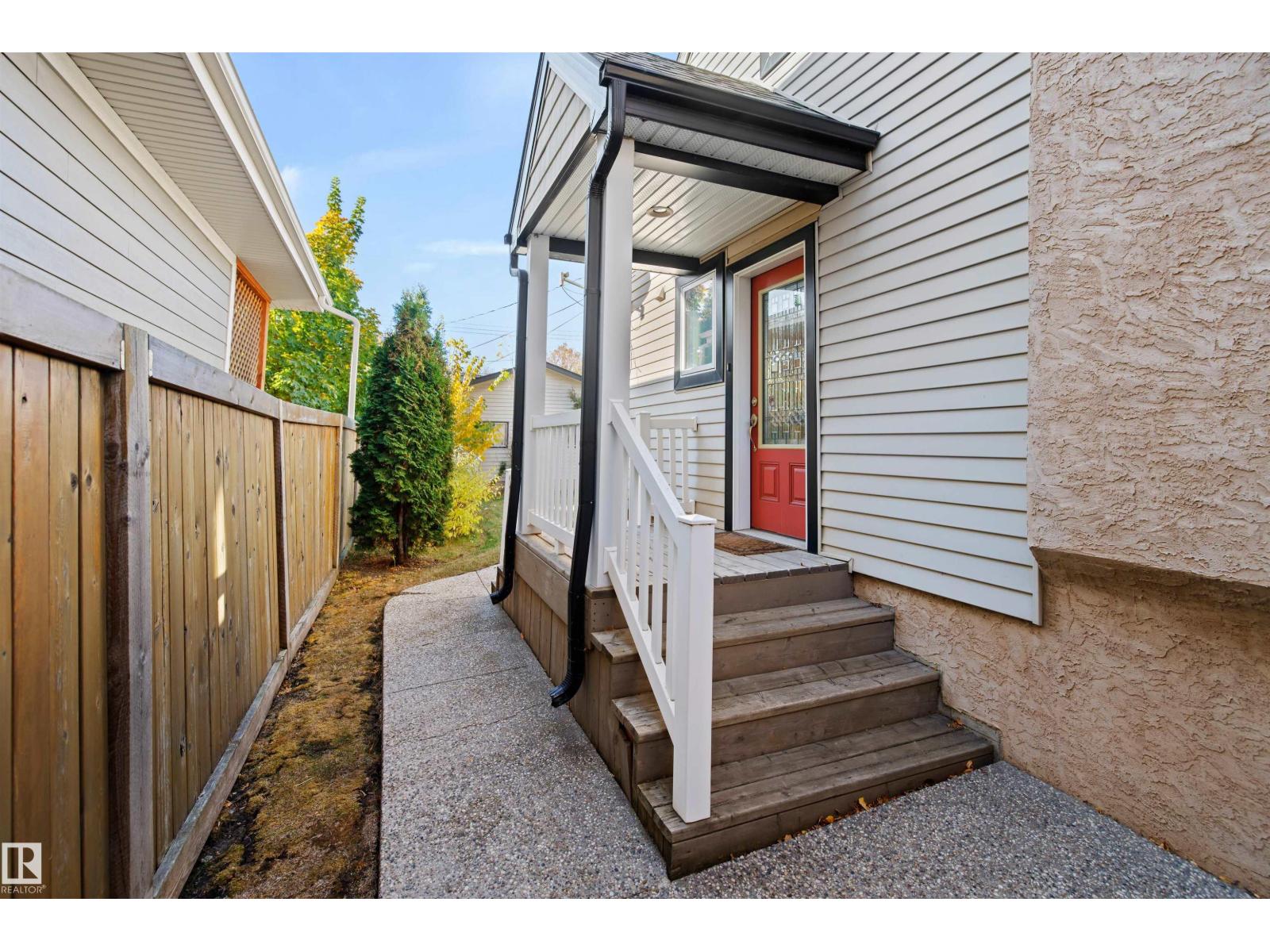Photo 27 of 10430 138 St Nw, Edmonton AB
