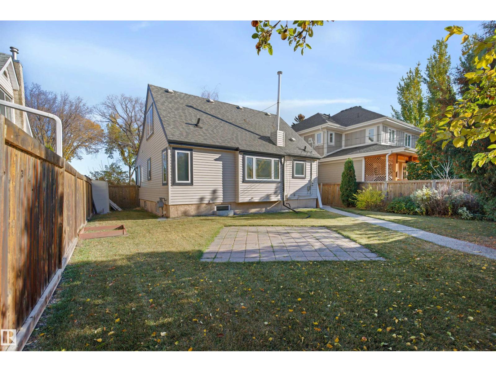 Photo 31 of 10430 138 St Nw, Edmonton AB