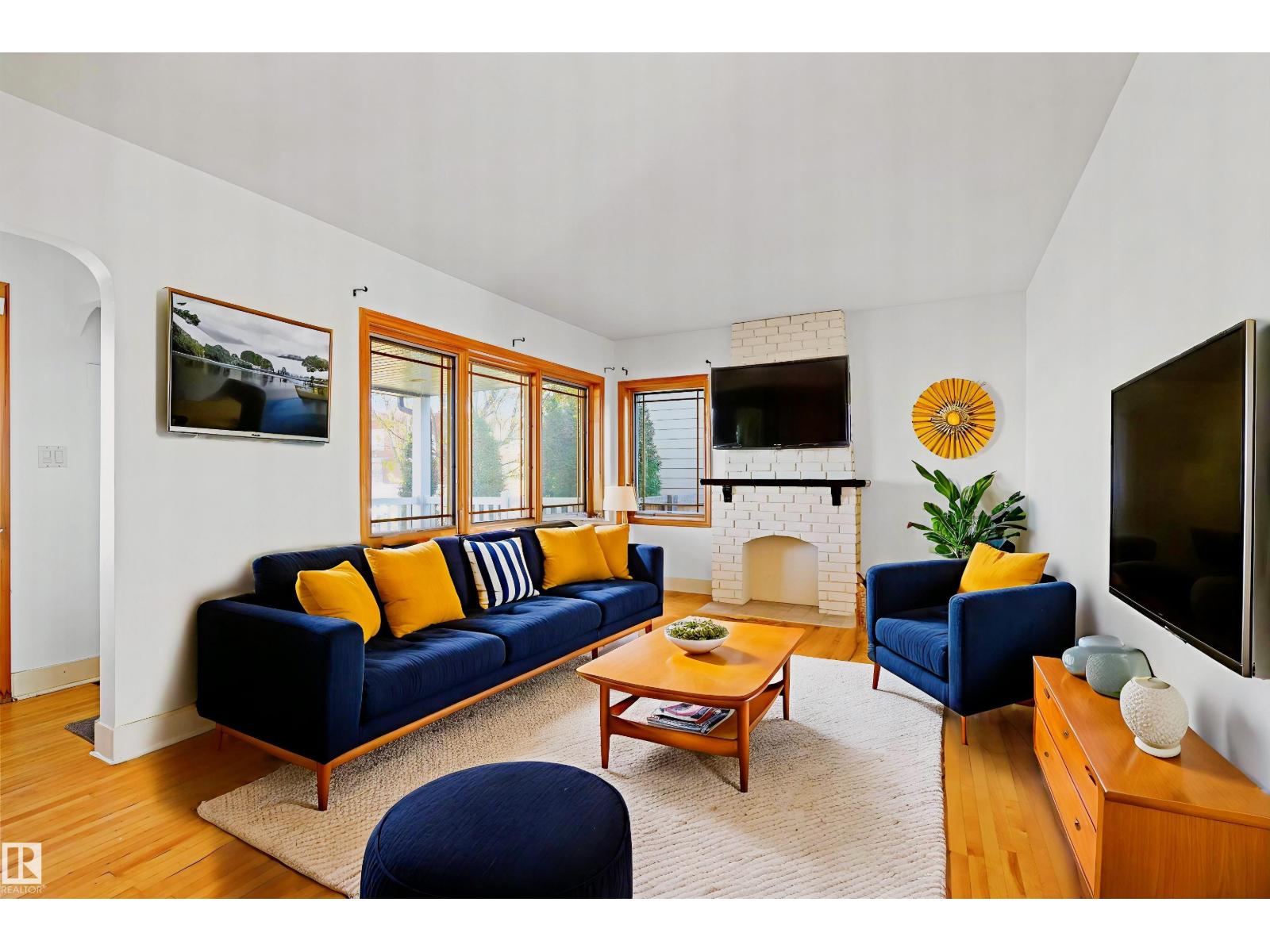 Photo 6 of 10430 138 St Nw, Edmonton AB