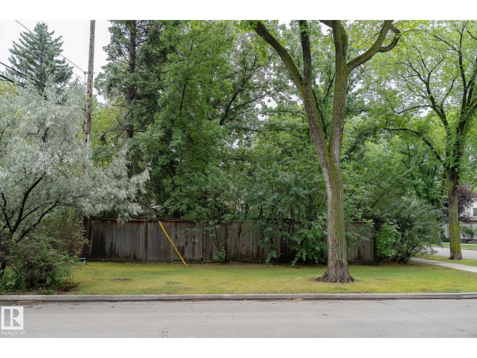 Photo 5 of 10235 134 St Nw Nw, Edmonton AB
