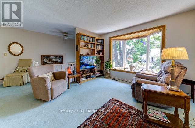 Photo 3 of 24 Champlain Street, Orillia ON