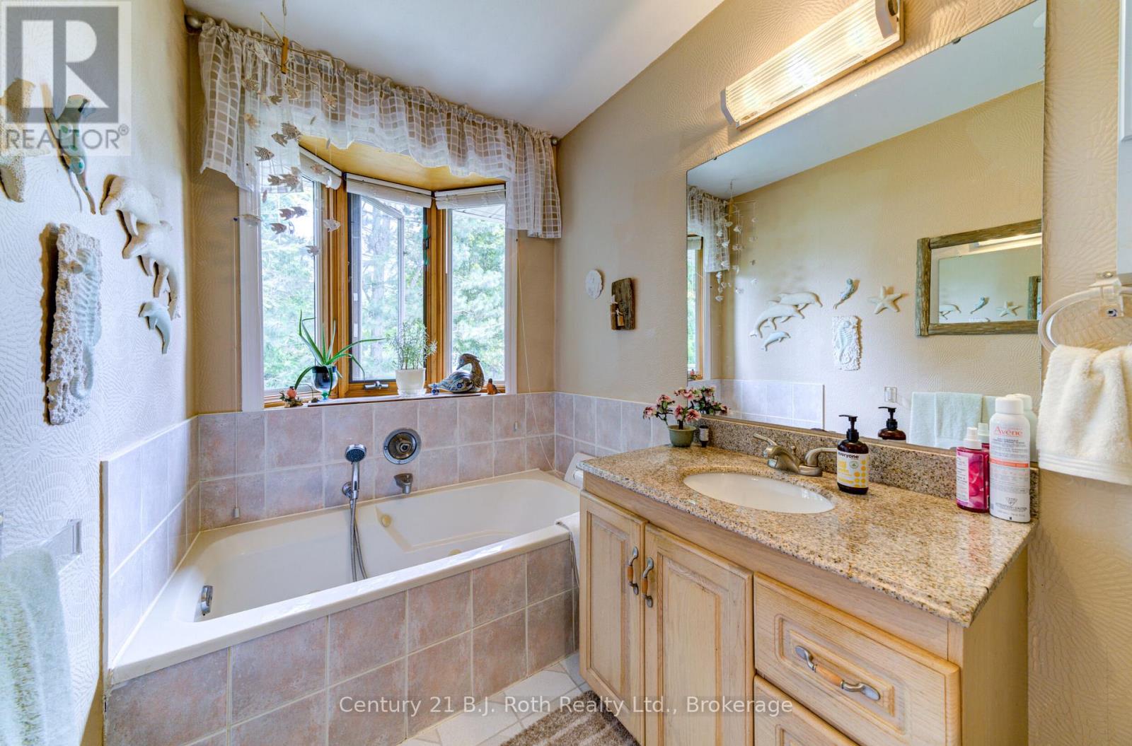 Photo 16 of 24 Champlain Street, Orillia ON