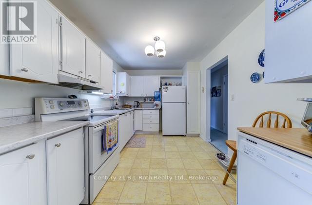 Photo 9 of 24 Champlain Street, Orillia ON