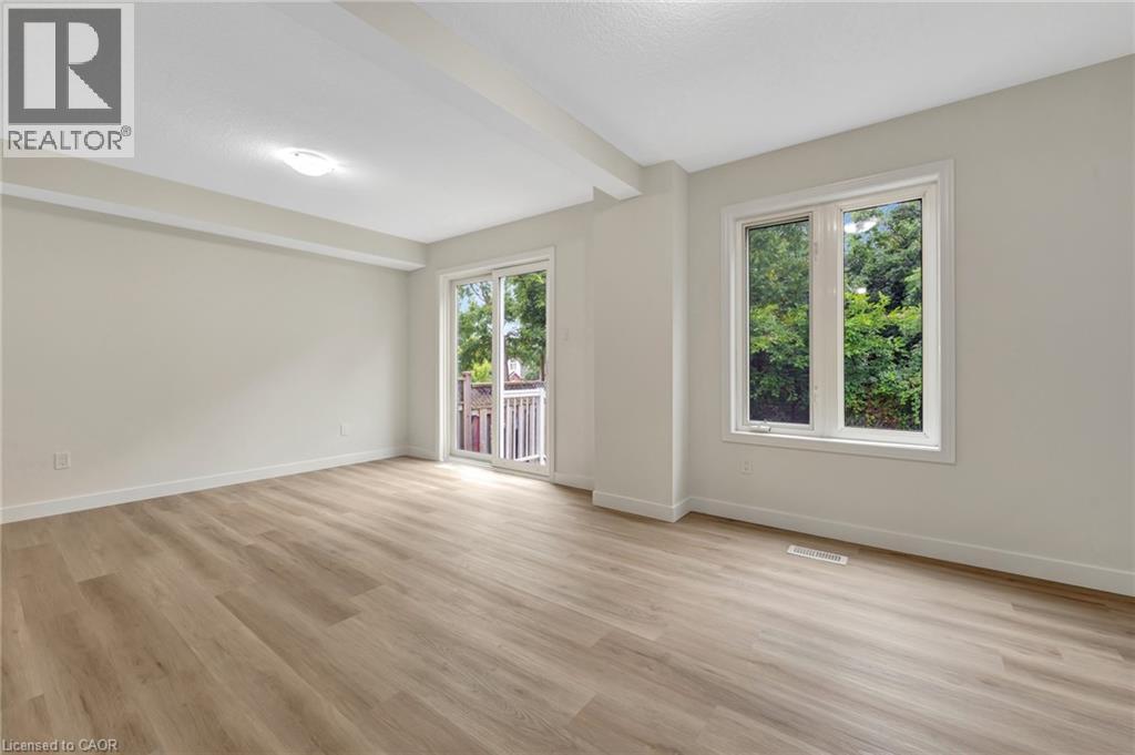 Photo 19 of 7 Ferncliffe Street, Cambridge ON