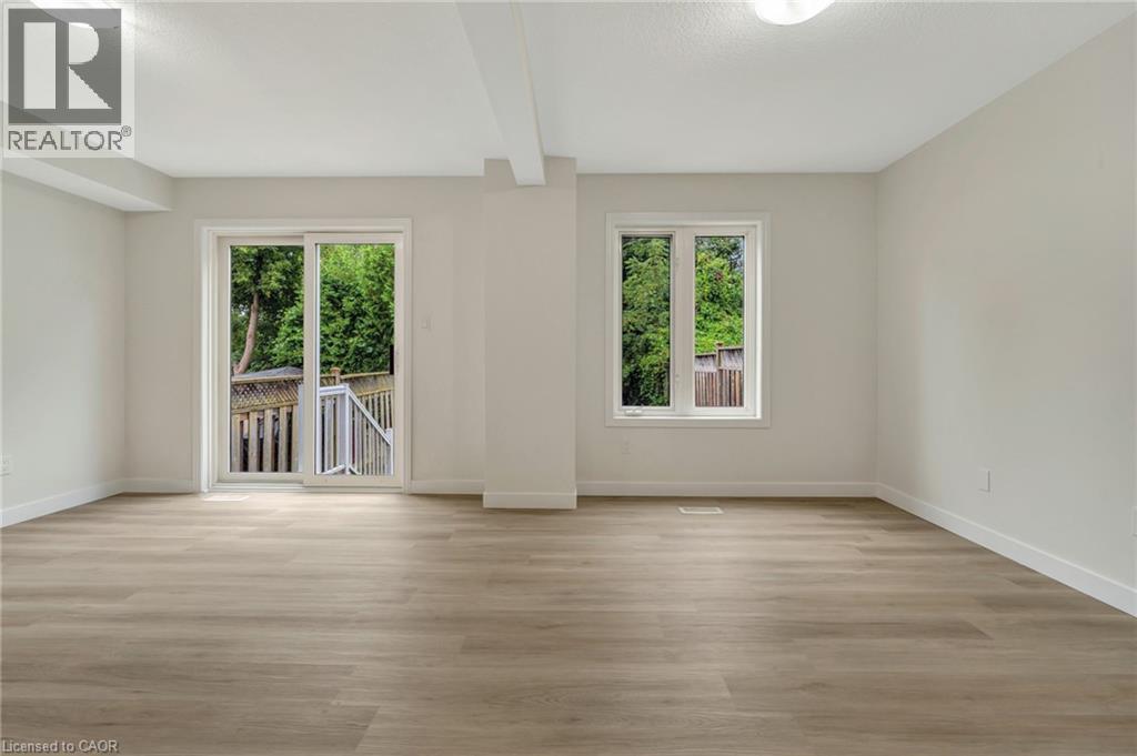 Photo 20 of 7 Ferncliffe Street, Cambridge ON