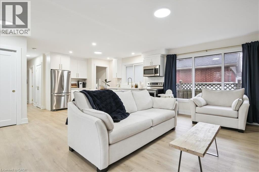 Photo 11 of 72 West 25th Street, Hamilton ON