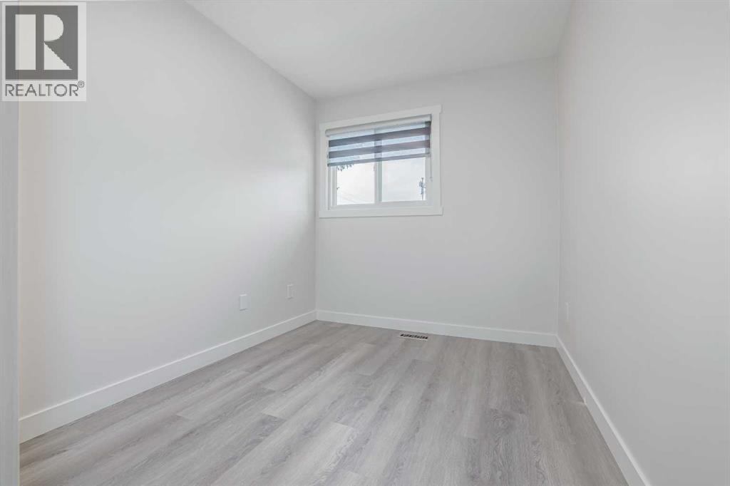 Photo 11 of 152 Falconridge Crescent Ne, Calgary AB