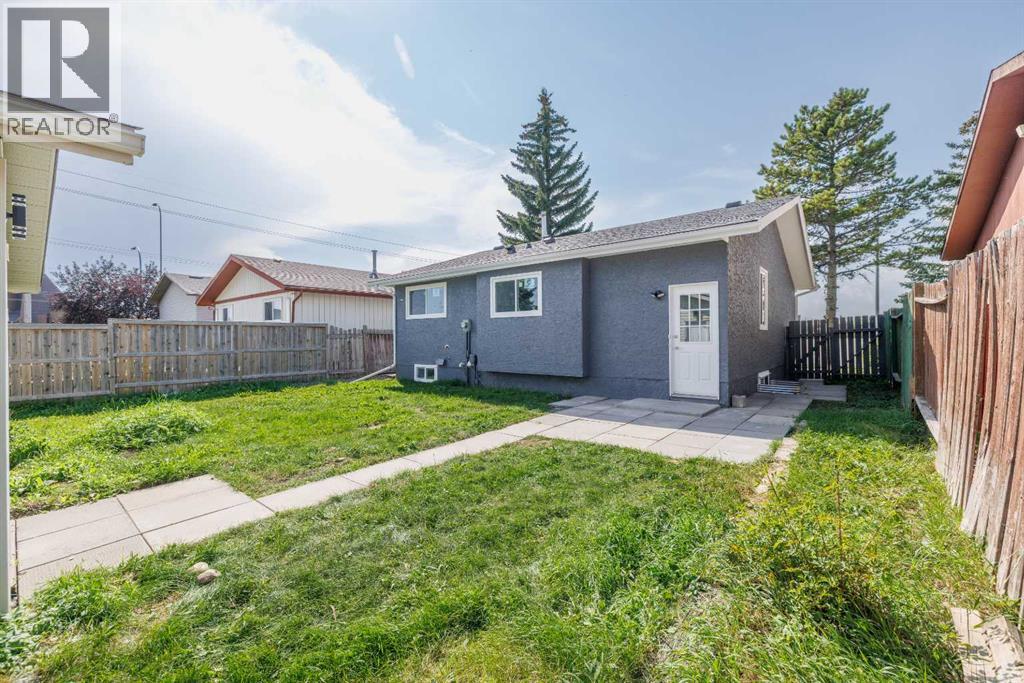 Photo 28 of 152 Falconridge Crescent Ne, Calgary AB