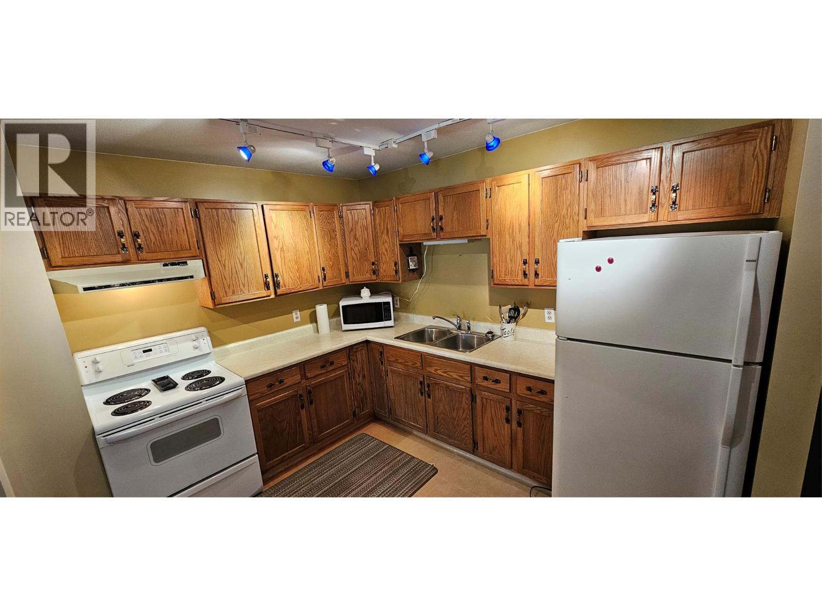 Photo 5 of 1286 Ponderosa Drive Unit 318 C, Sparwood BC