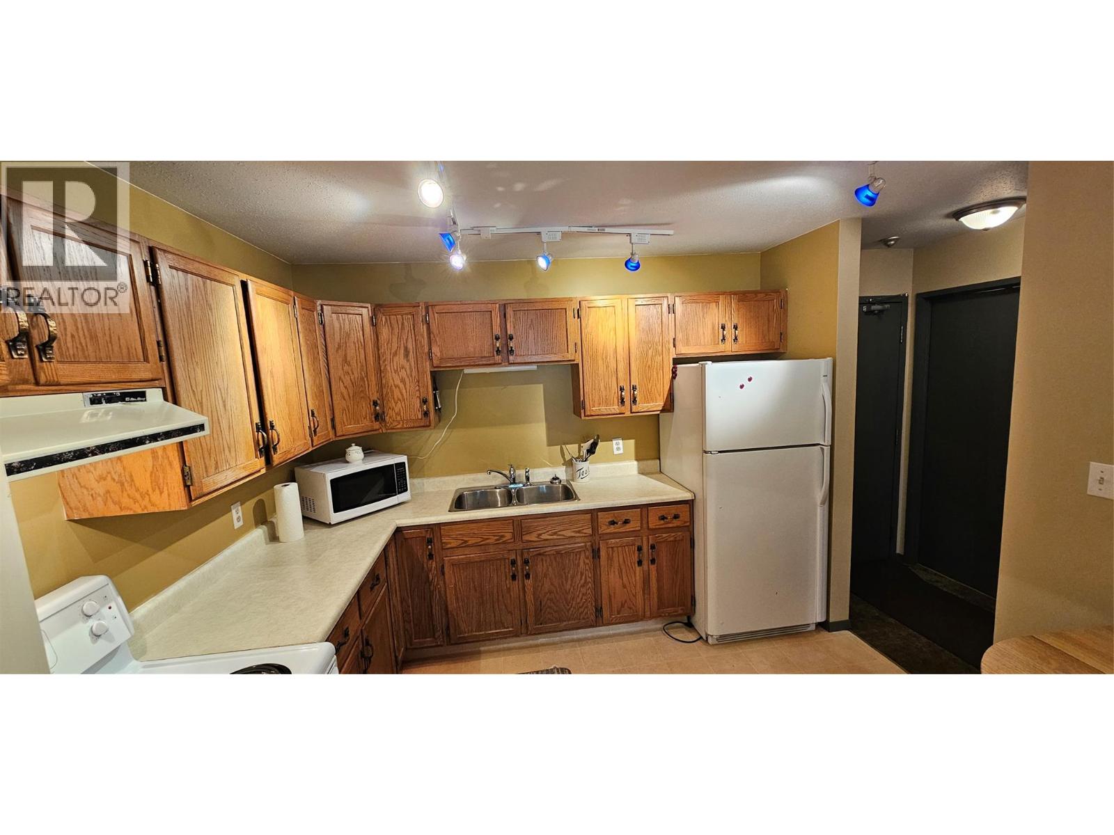 Photo 6 of 1286 Ponderosa Drive Unit 318 C, Sparwood BC