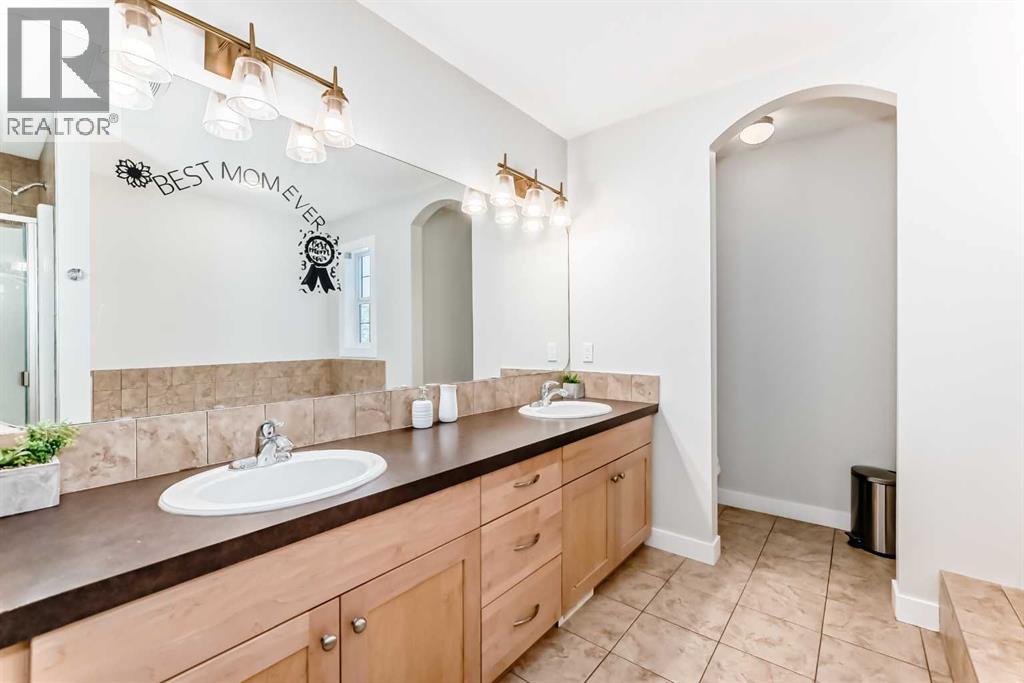 Photo 21 of 210 Copperleaf Bay Se, Calgary AB