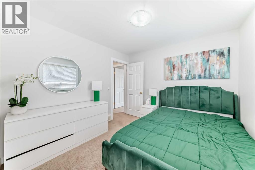 Photo 25 of 210 Copperleaf Bay Se, Calgary AB