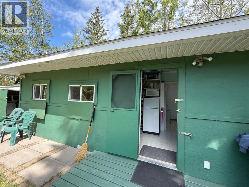 Photo 12 of 4640 49 Street, Sylvan Lake AB