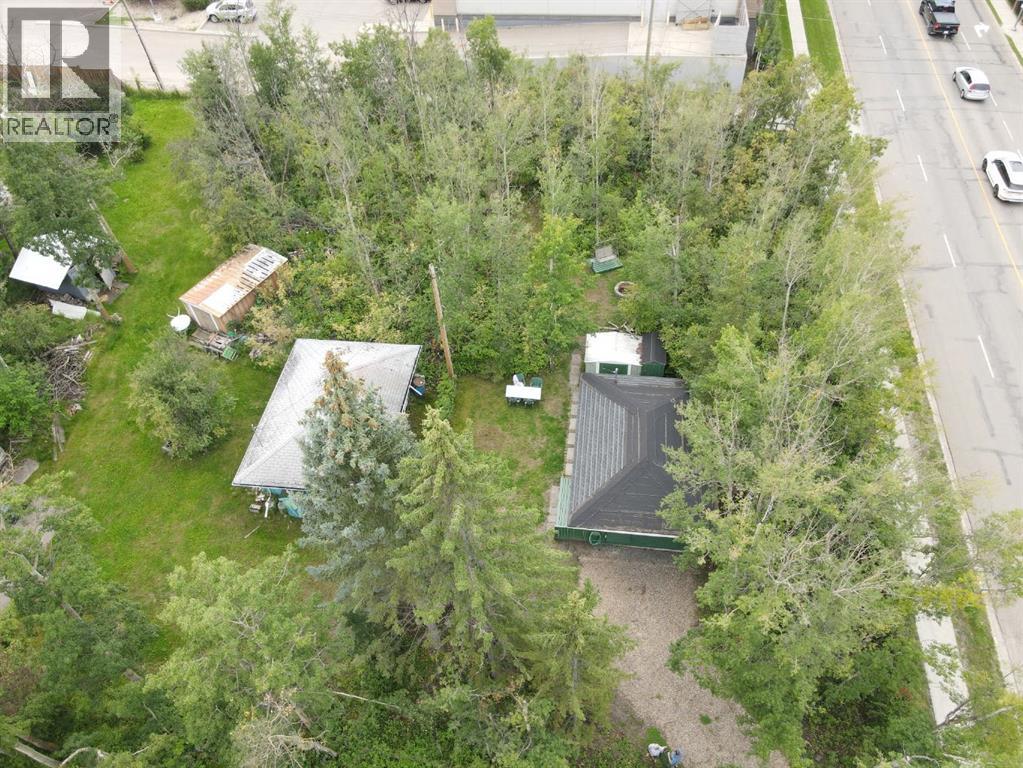 Photo 5 of 4640 49 Street, Sylvan Lake AB
