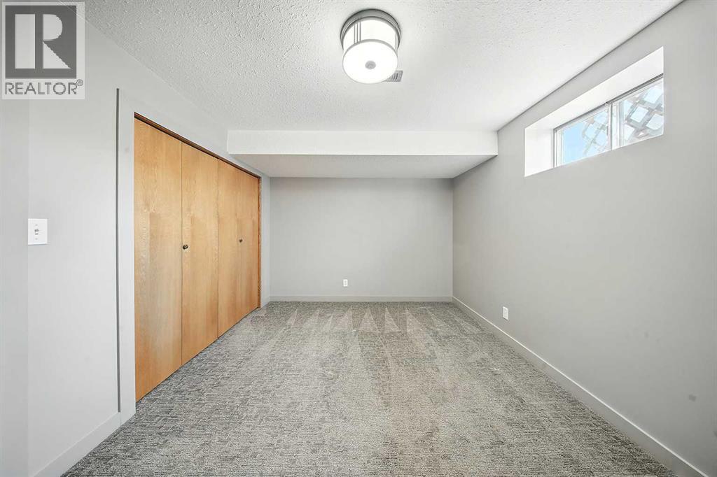 Photo 23 of 4638 48 A Avenueclose, Sylvan Lake AB