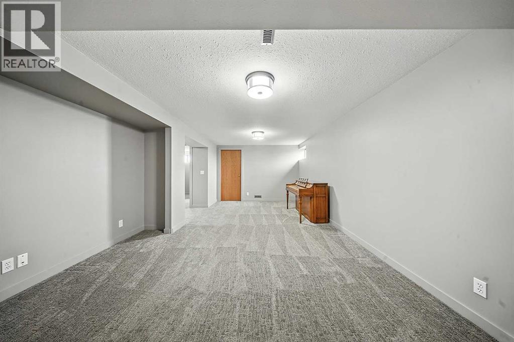Photo 19 of 4638 48 A Avenueclose, Sylvan Lake AB