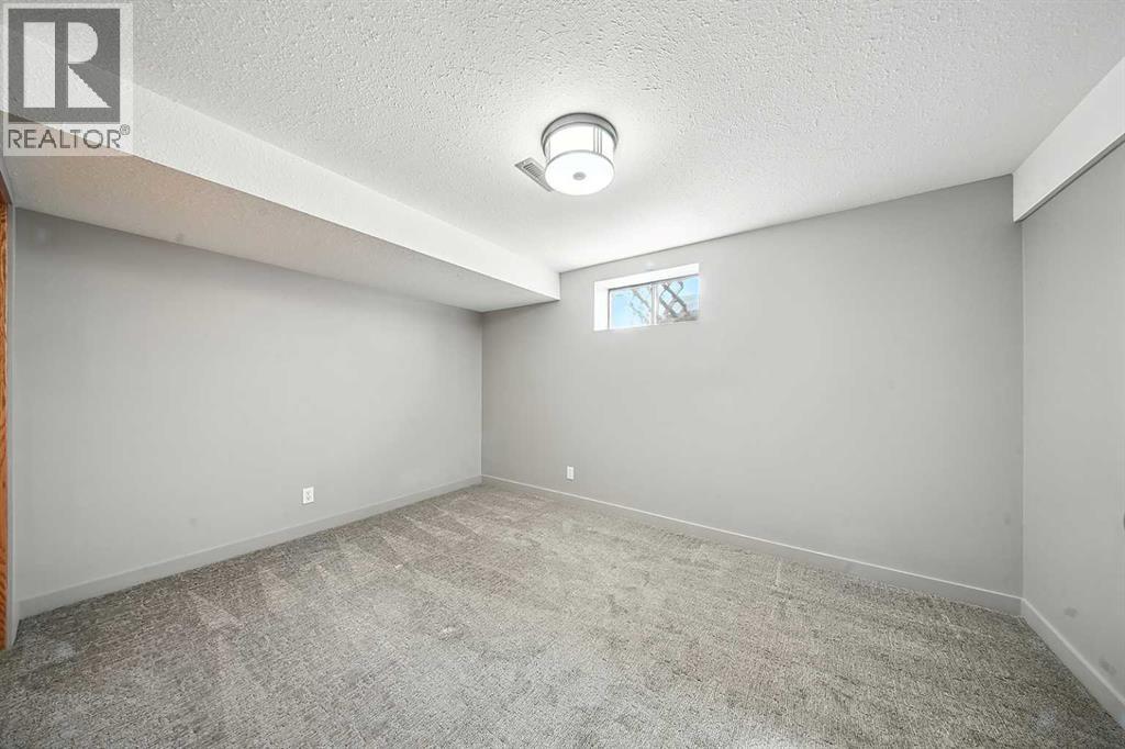 Photo 22 of 4638 48 A Avenueclose, Sylvan Lake AB
