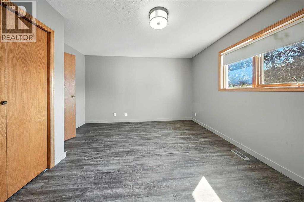 Photo 13 of 4638 48 A Avenueclose, Sylvan Lake AB