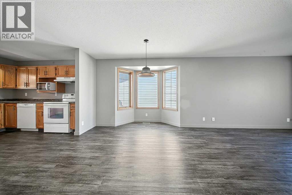 Photo 6 of 4638 48 A Avenueclose, Sylvan Lake AB