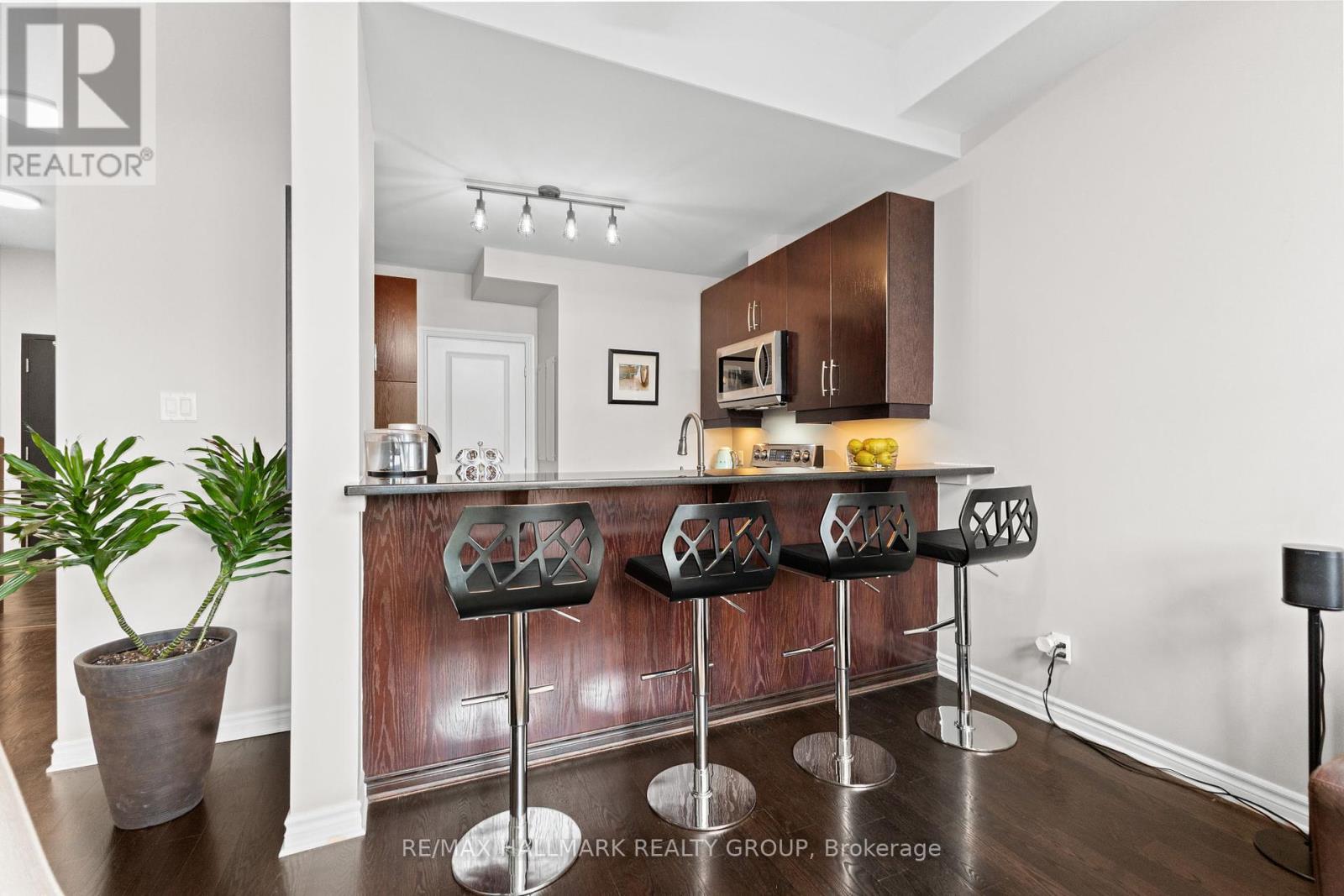 Photo 10 of 206 500 Claridge Drive, Ottawa ON