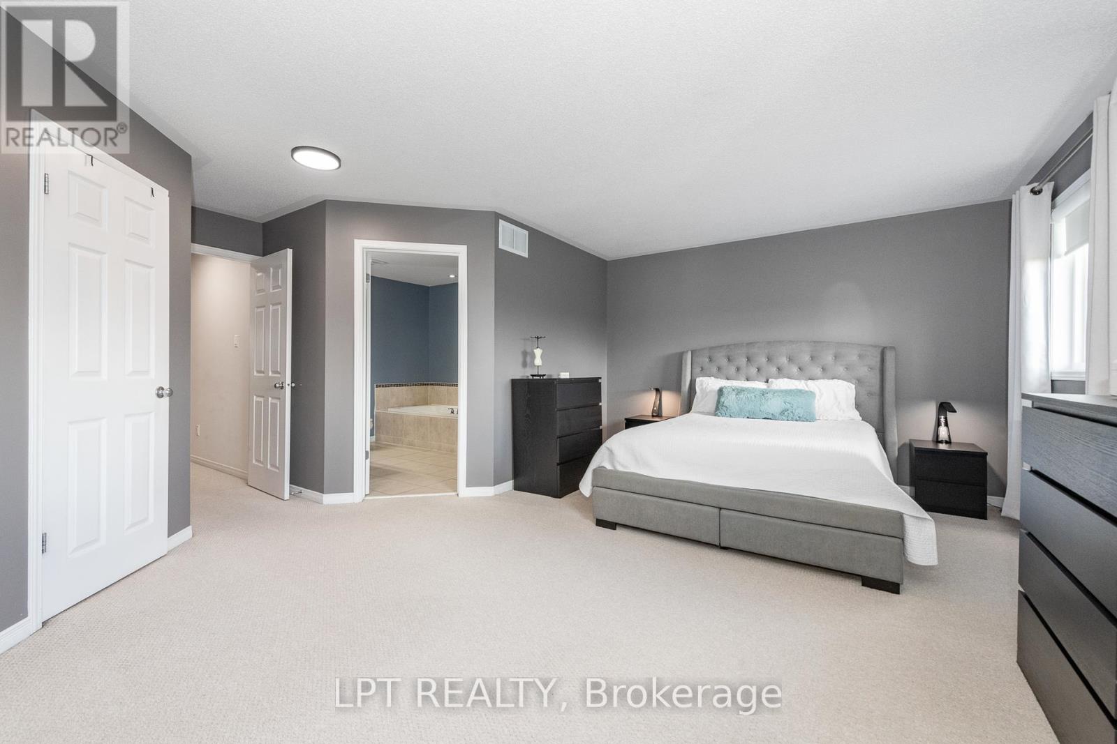 Photo 12 of 950 Torovin Private, Ottawa ON