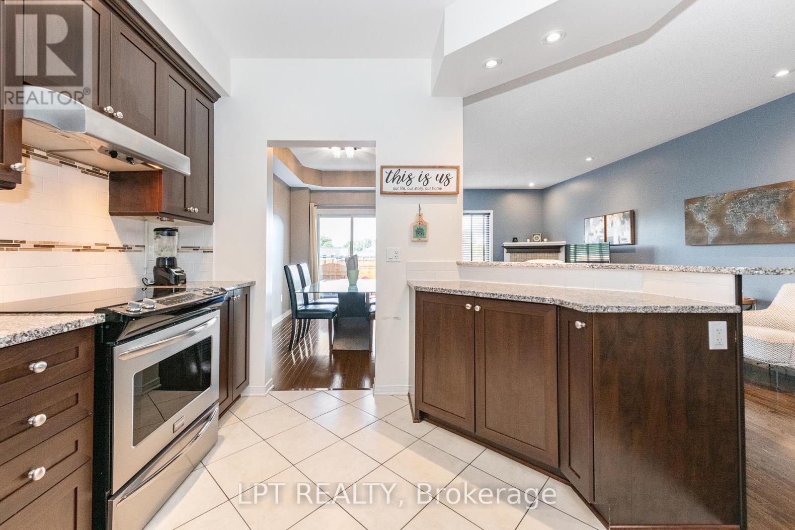 Photo 6 of 950 Torovin Private, Ottawa ON
