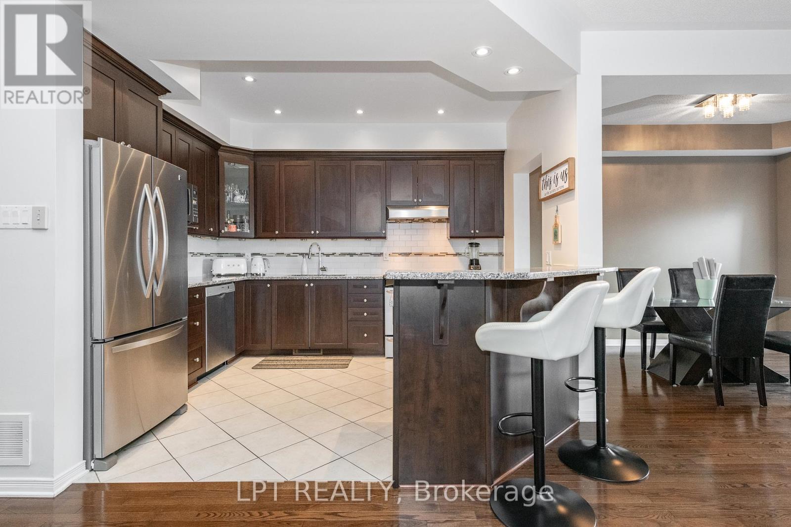 Photo 8 of 950 Torovin Private, Ottawa ON