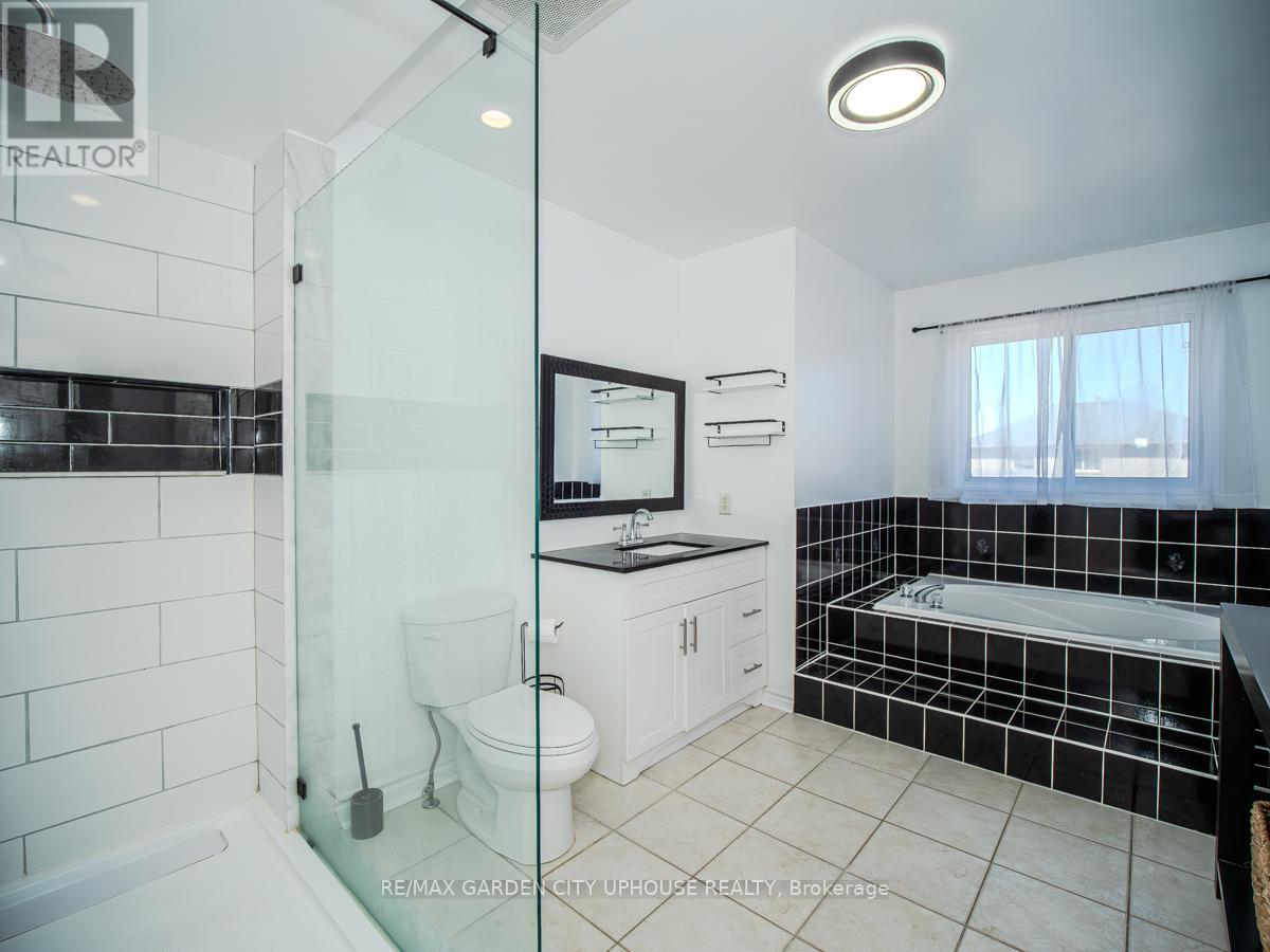 Photo 13 of 22 Grace Crescent, Barrie ON