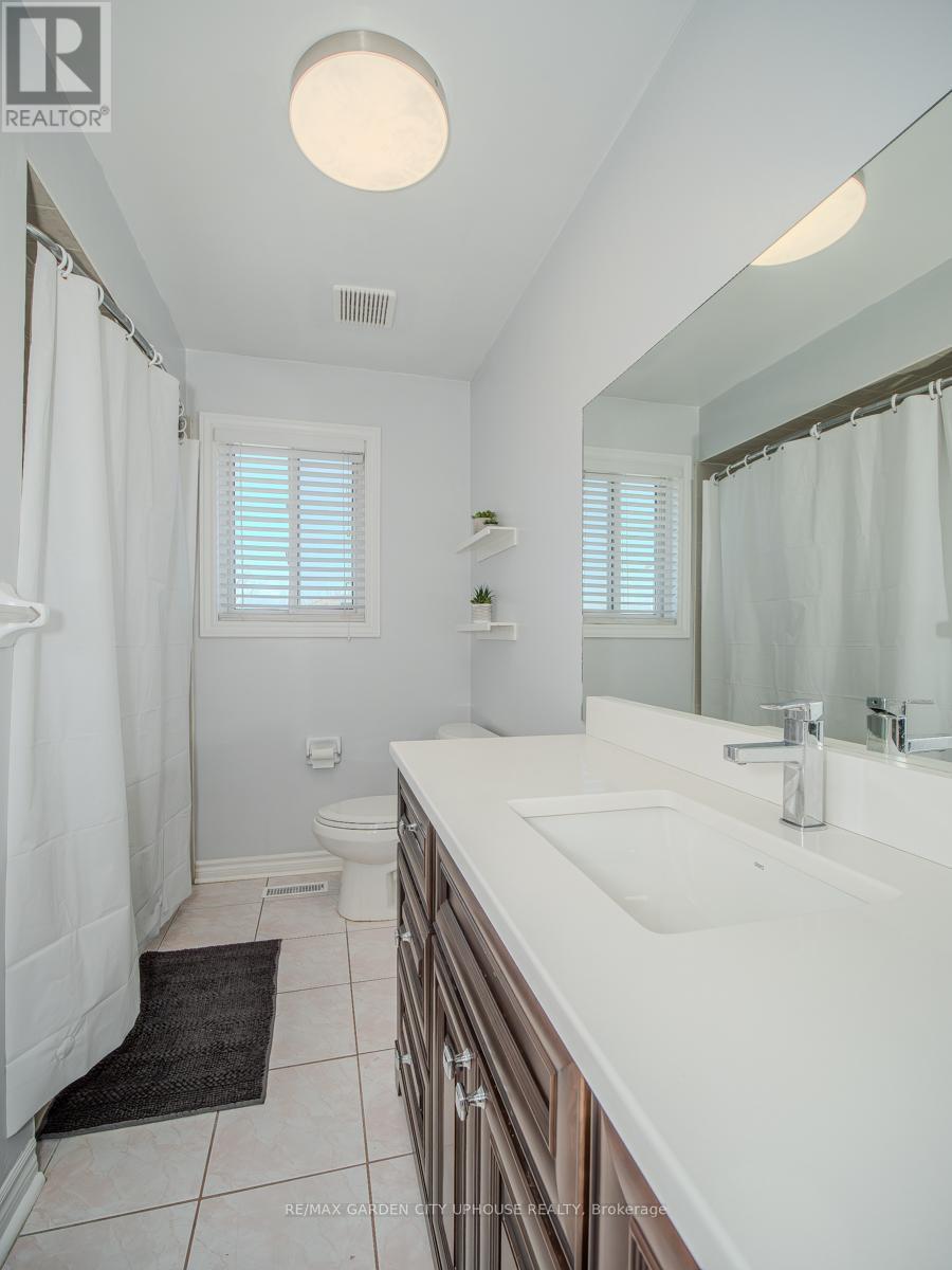 Photo 14 of 22 Grace Crescent, Barrie ON