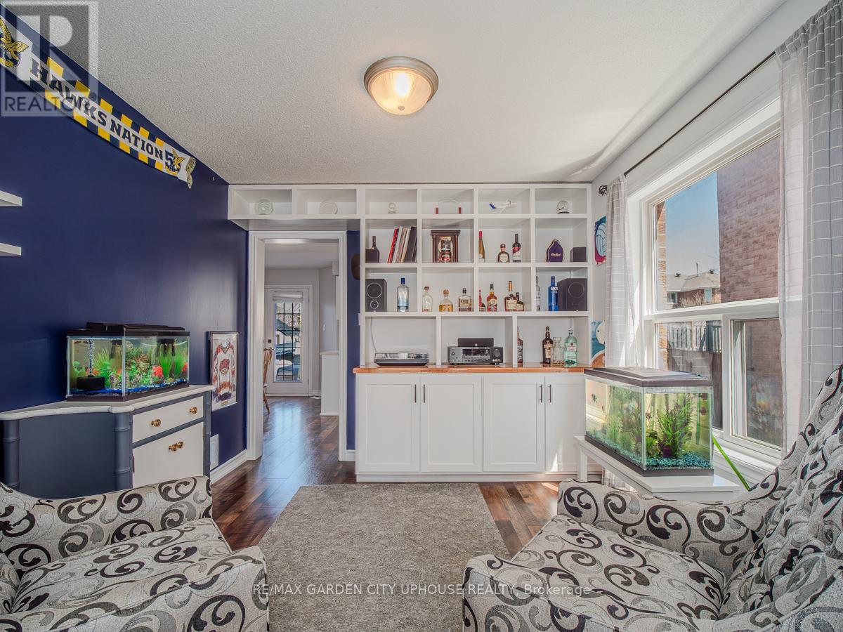 Photo 7 of 22 Grace Crescent, Barrie ON