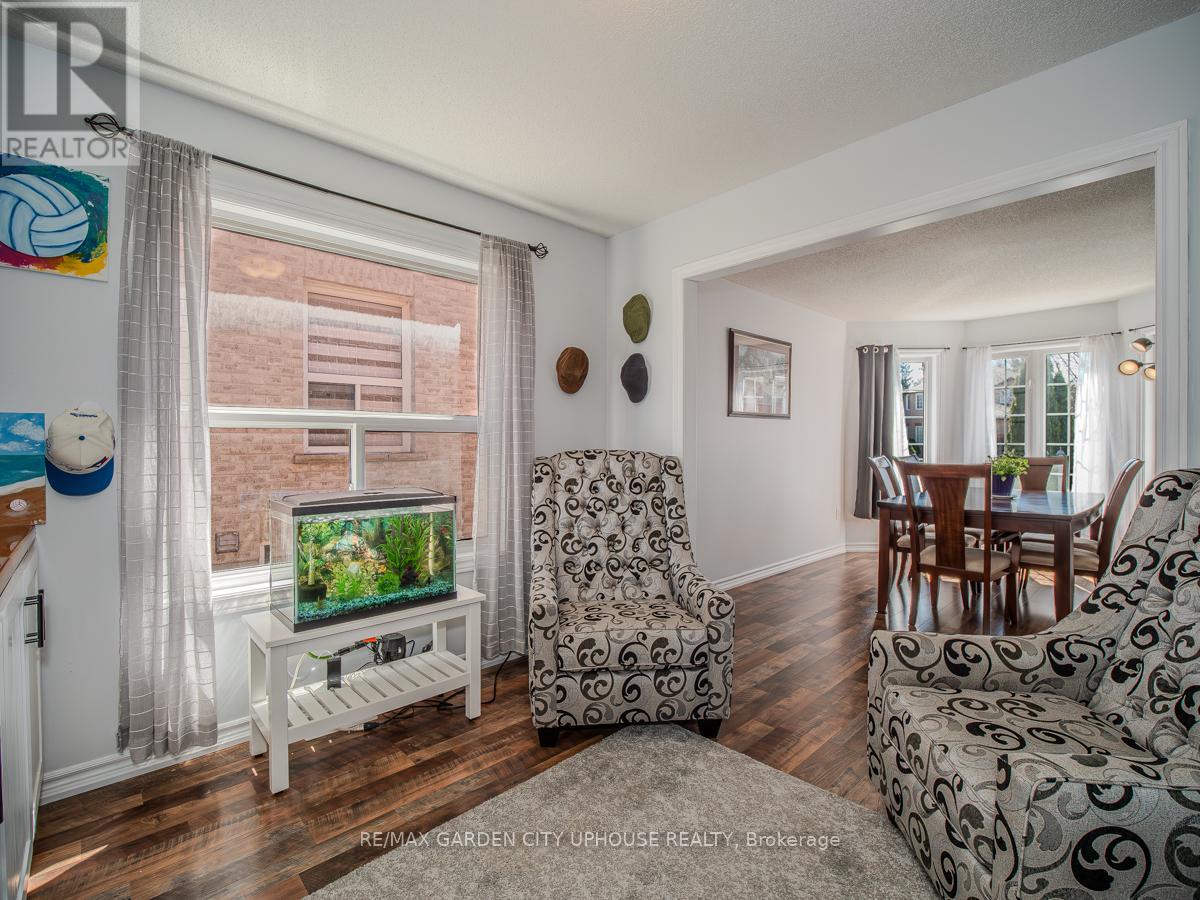 Photo 8 of 22 Grace Crescent, Barrie ON