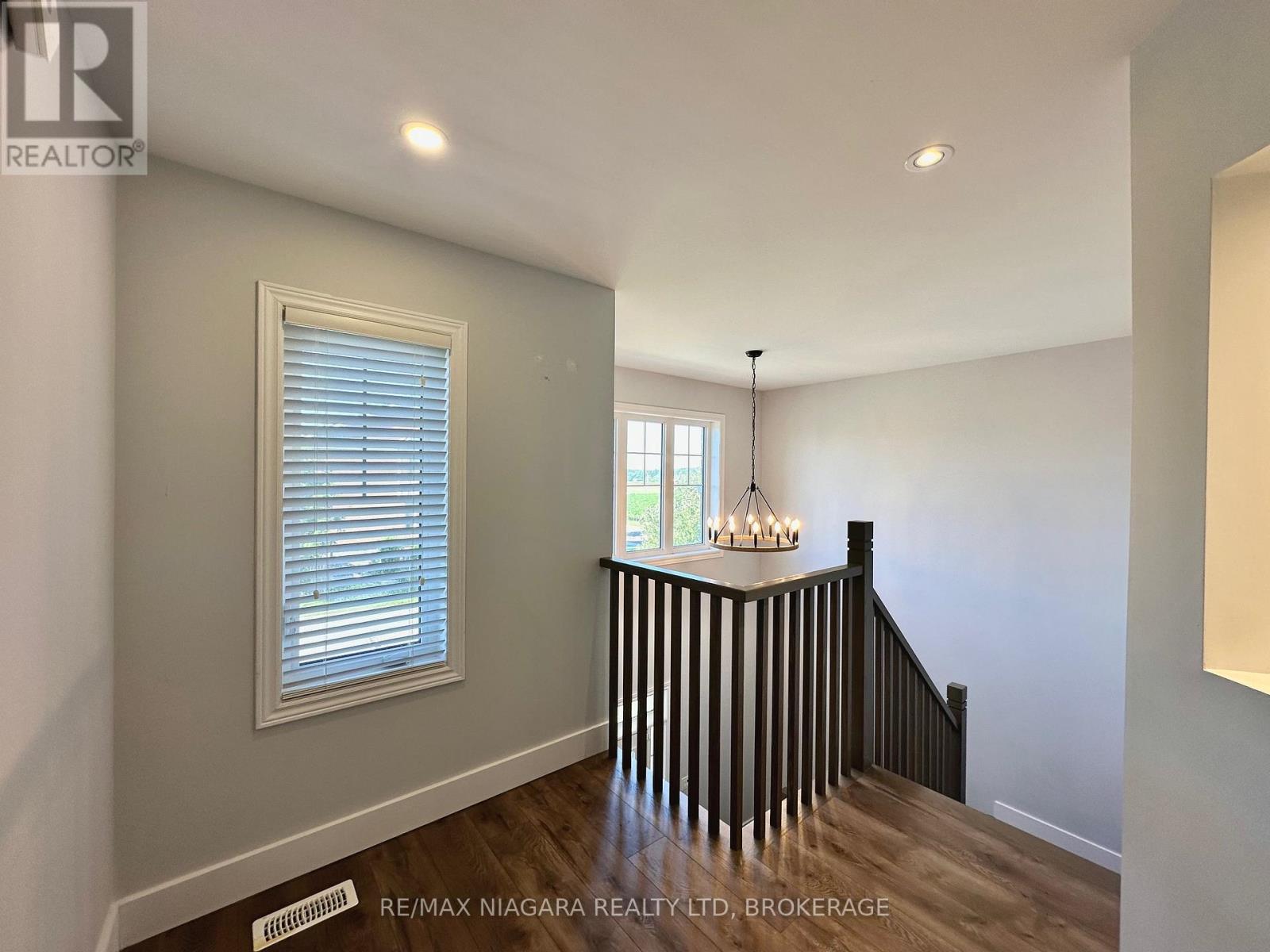 Photo 11 of 104 Cannery Drive, Niagaraonthelake ON