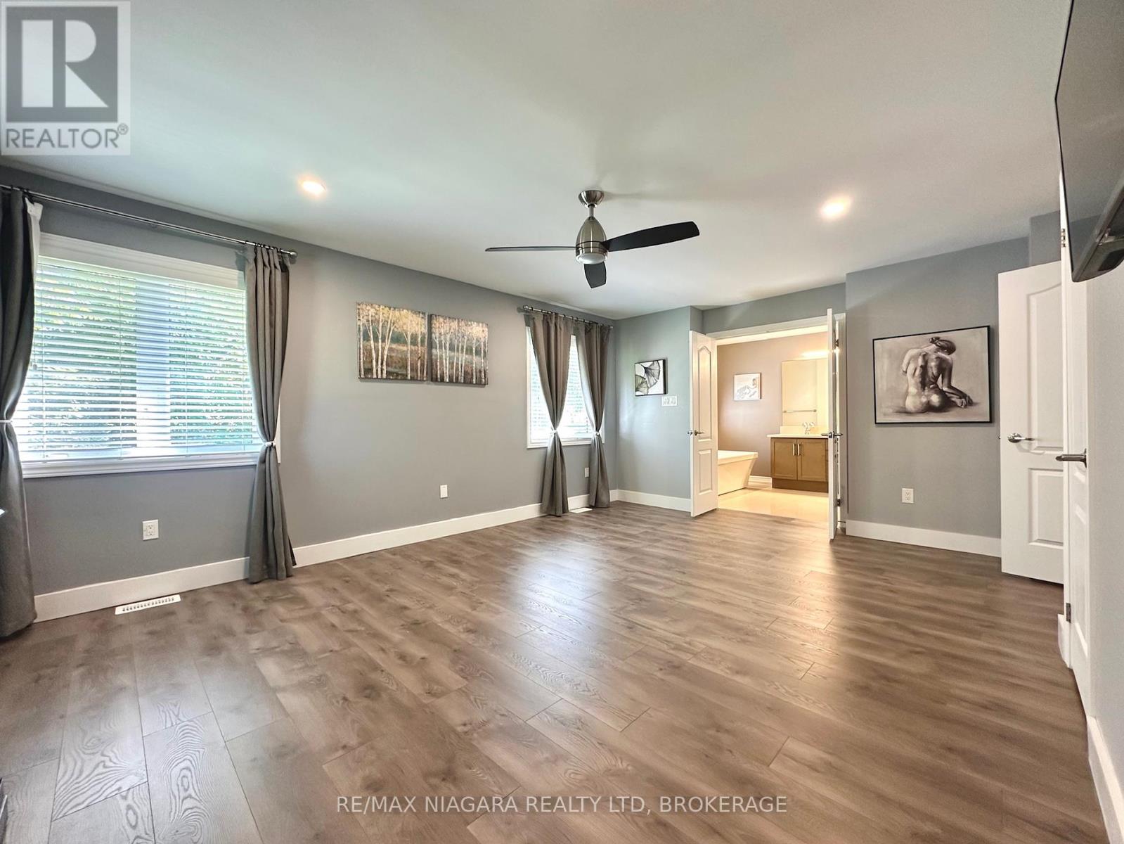 Photo 13 of 104 Cannery Drive, Niagaraonthelake ON