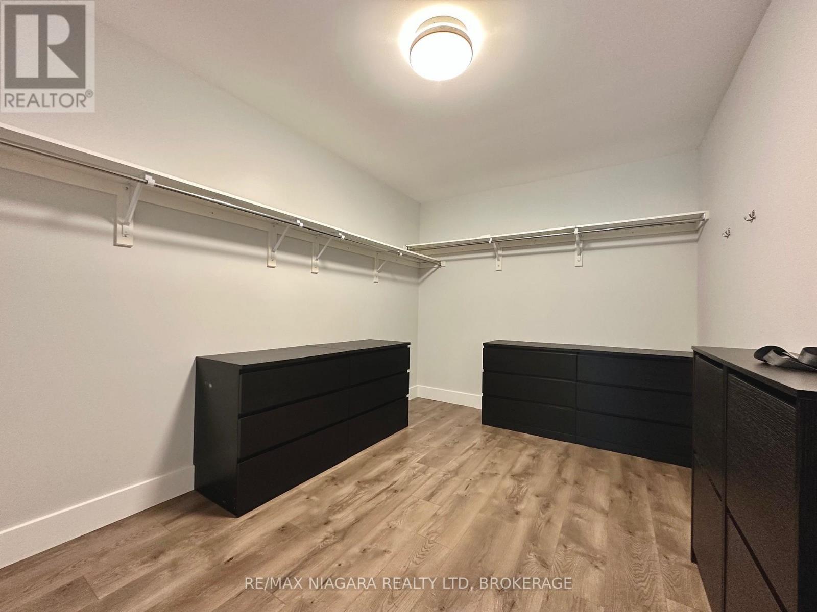 Photo 16 of 104 Cannery Drive, Niagaraonthelake ON