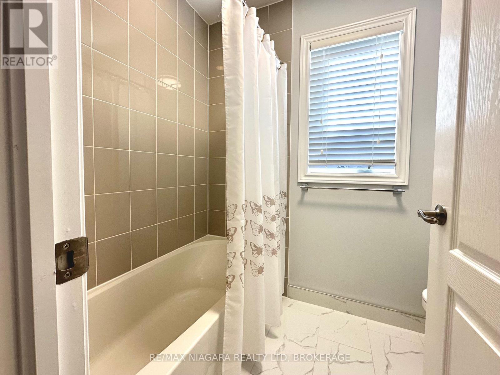 Photo 19 of 104 Cannery Drive, Niagaraonthelake ON