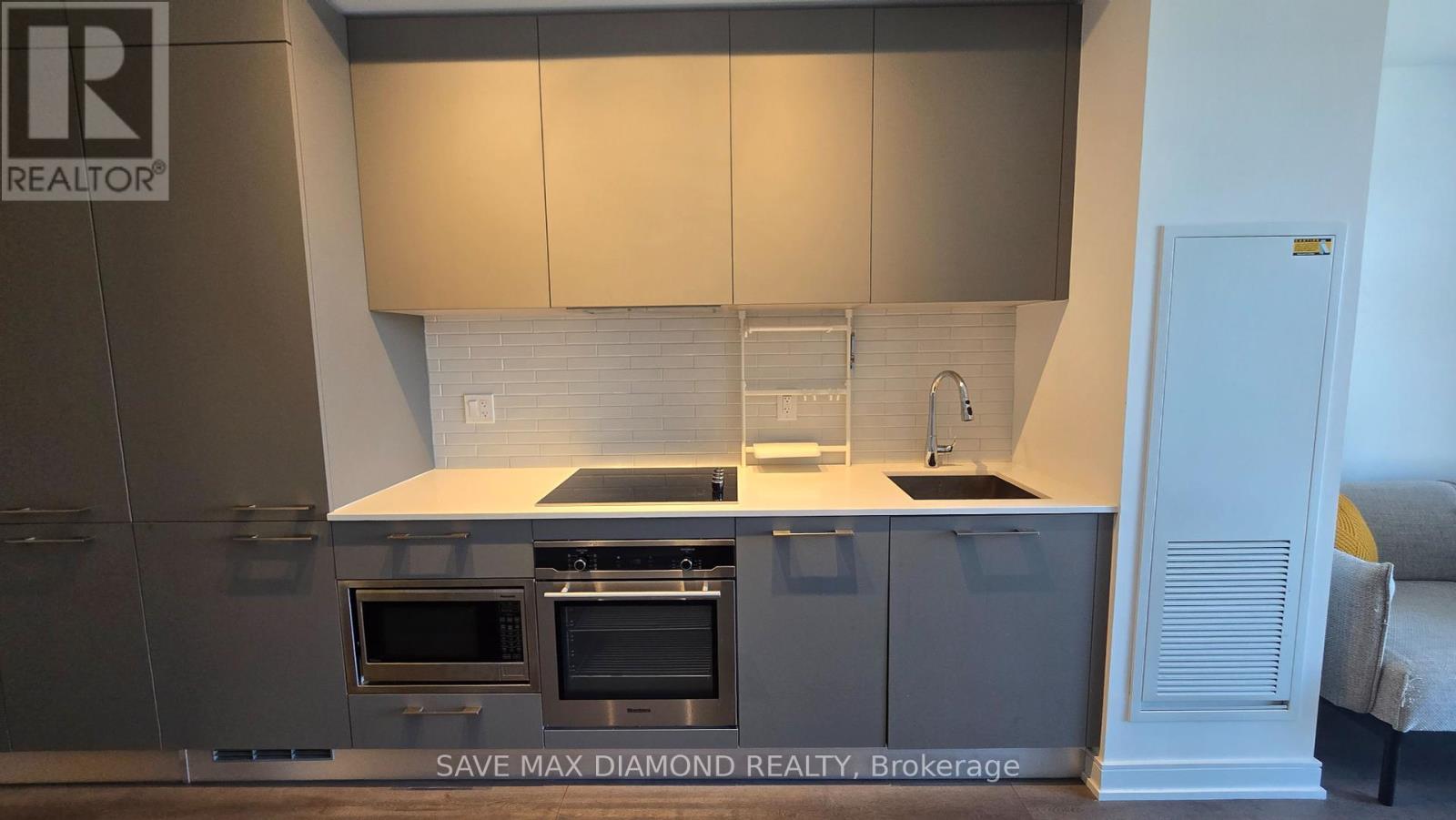 Photo 11 of 3112 3 Gloucester Street, Toronto ON