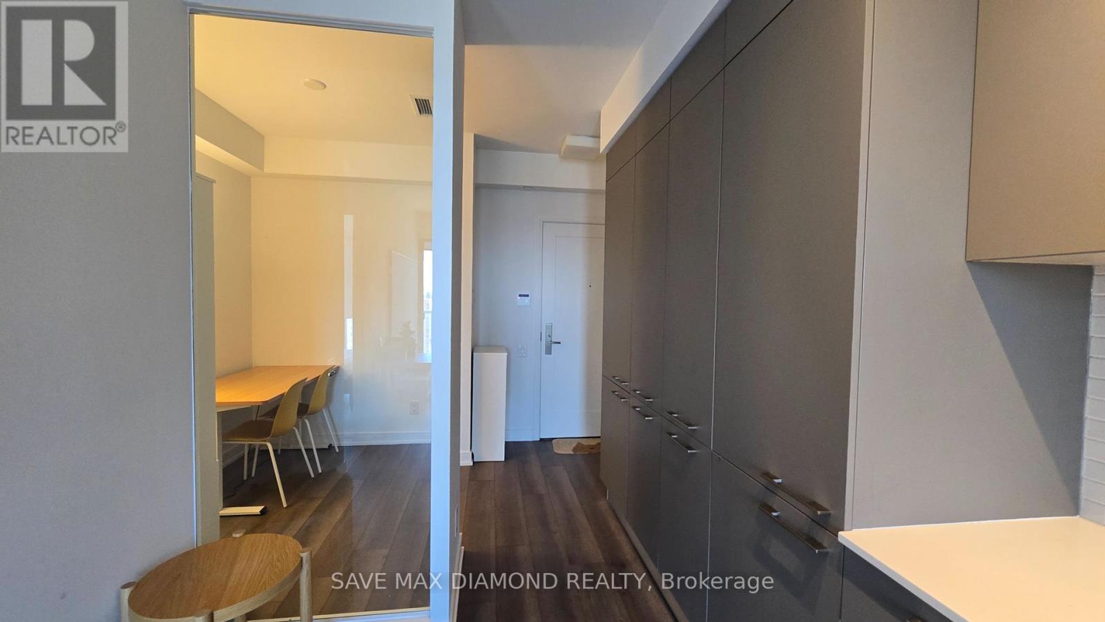Photo 9 of 3112 3 Gloucester Street, Toronto ON