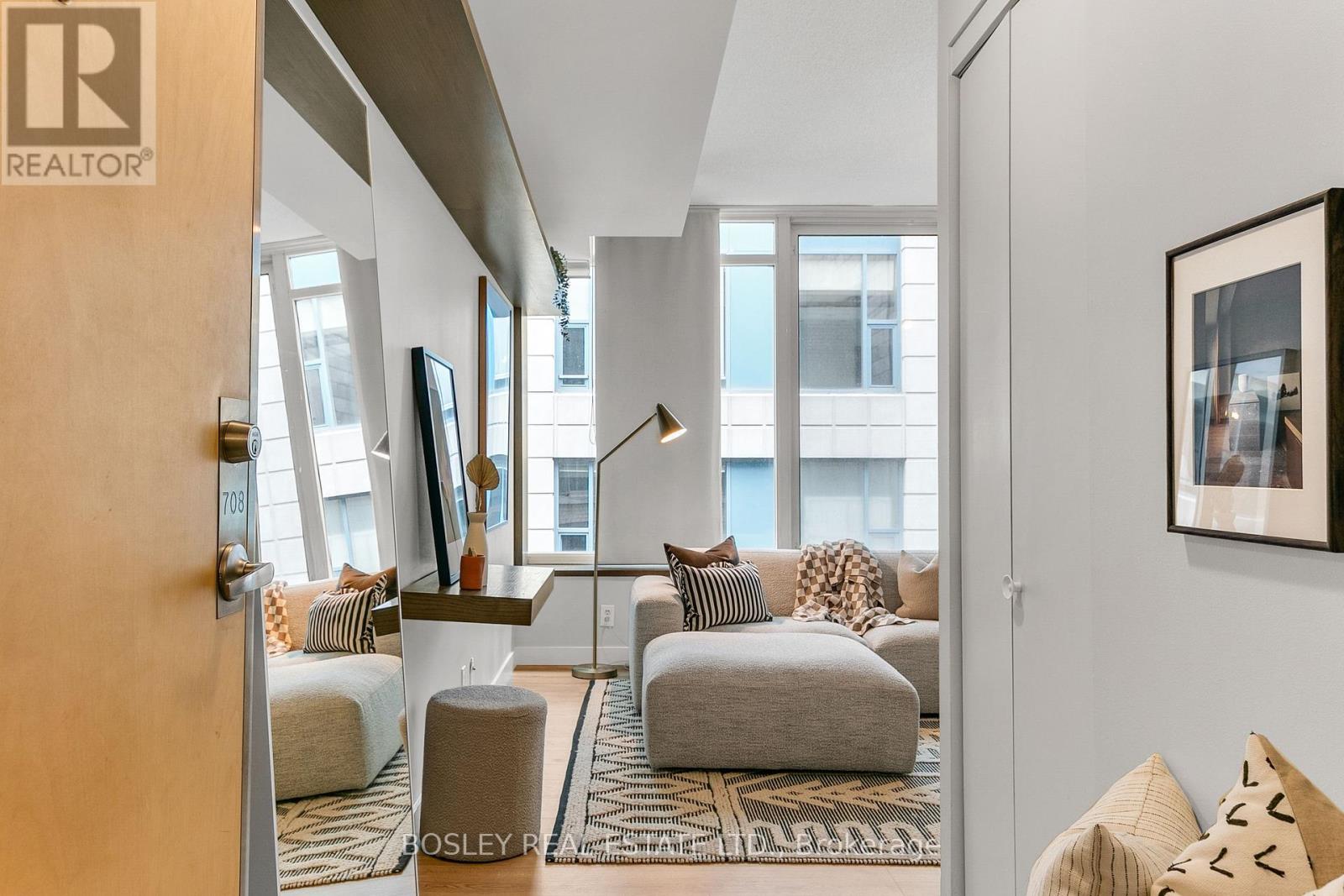 Photo 3 of 708 50 Camden Street, Toronto ON