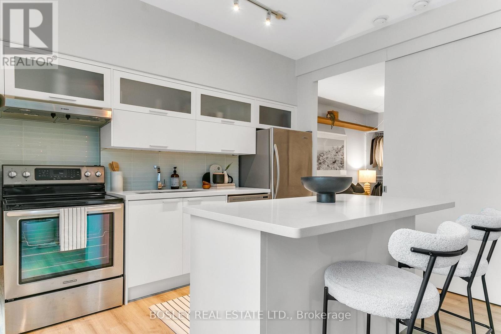 Photo 7 of 708 50 Camden Street, Toronto ON
