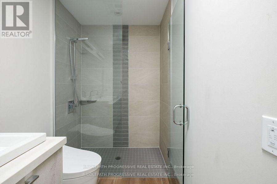 Photo 24 of 407 3 Southvale Drive, Toronto ON