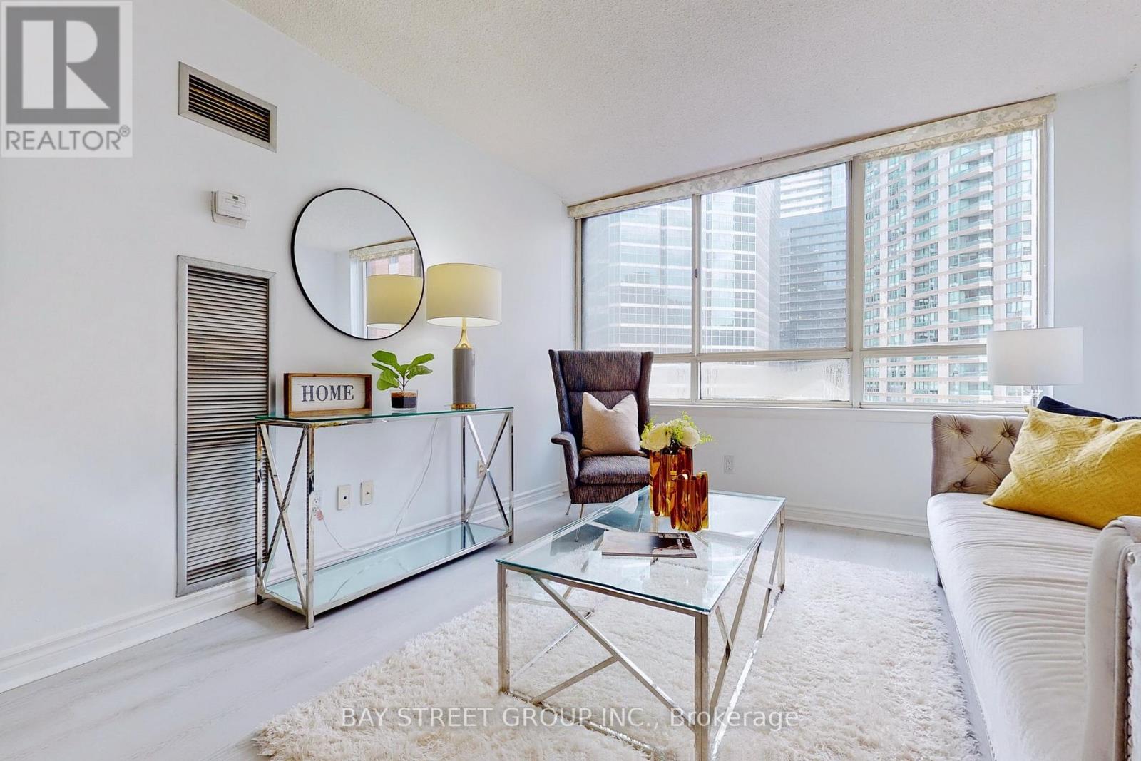 Photo 13 of 601 633 Bay Street, Toronto ON