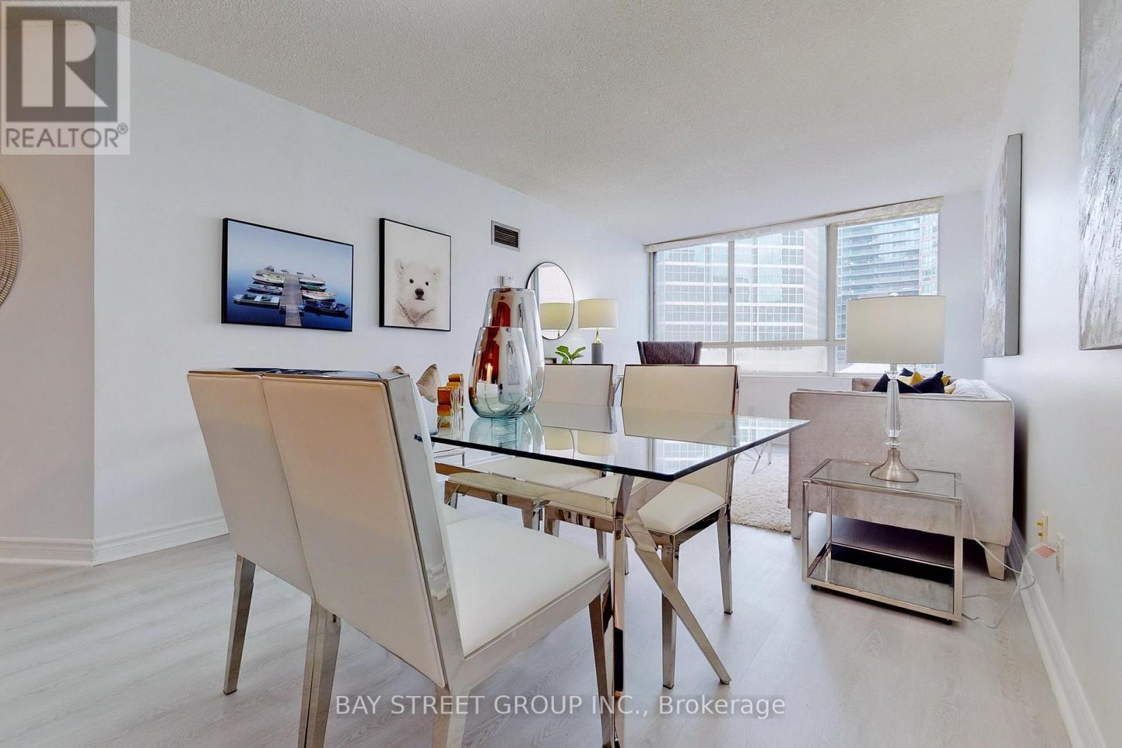 Photo 18 of 601 633 Bay Street, Toronto ON