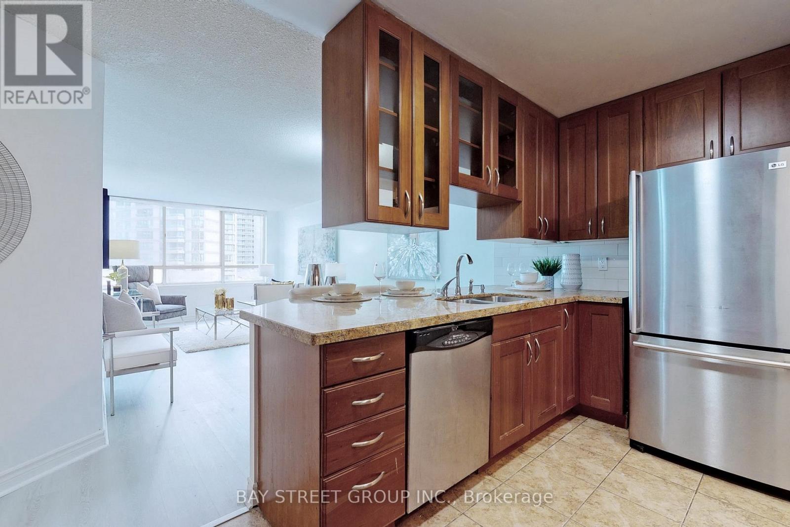 Photo 20 of 601 633 Bay Street, Toronto ON
