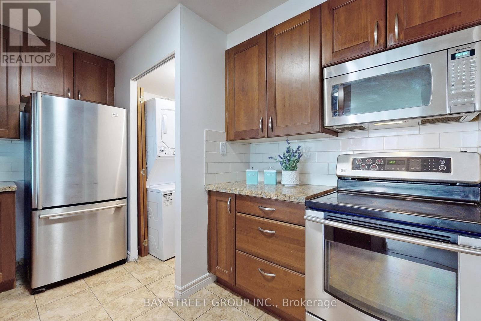 Photo 23 of 601 633 Bay Street, Toronto ON
