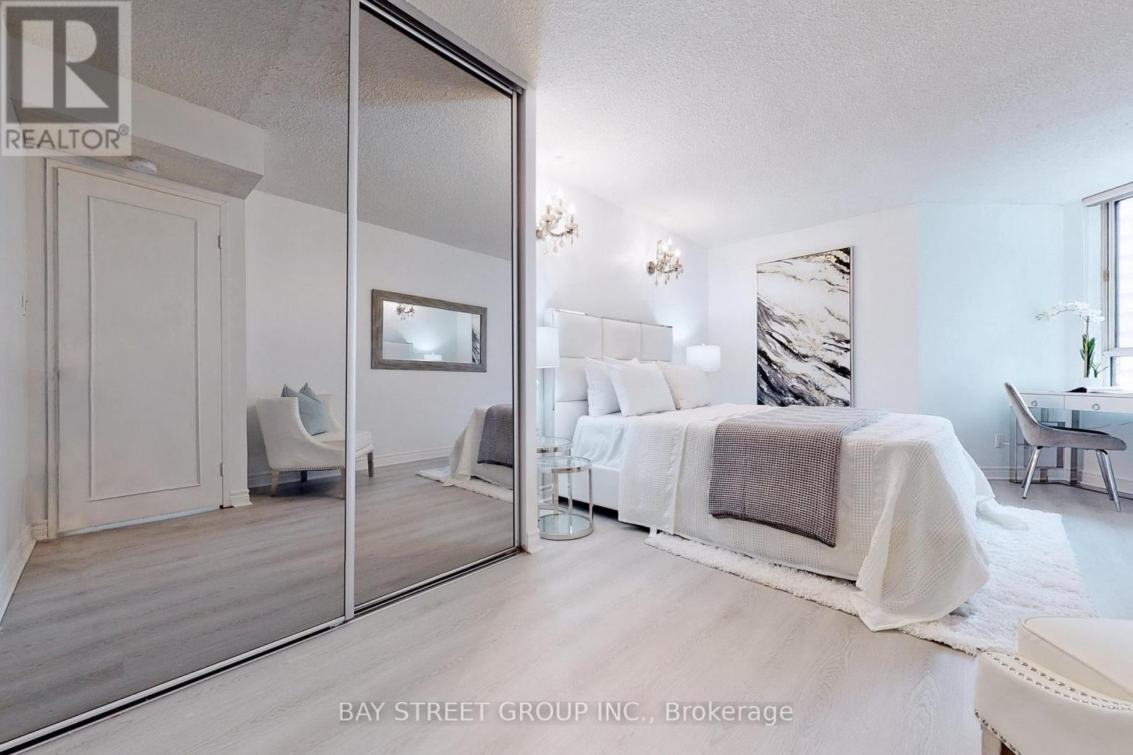 Photo 25 of 601 633 Bay Street, Toronto ON