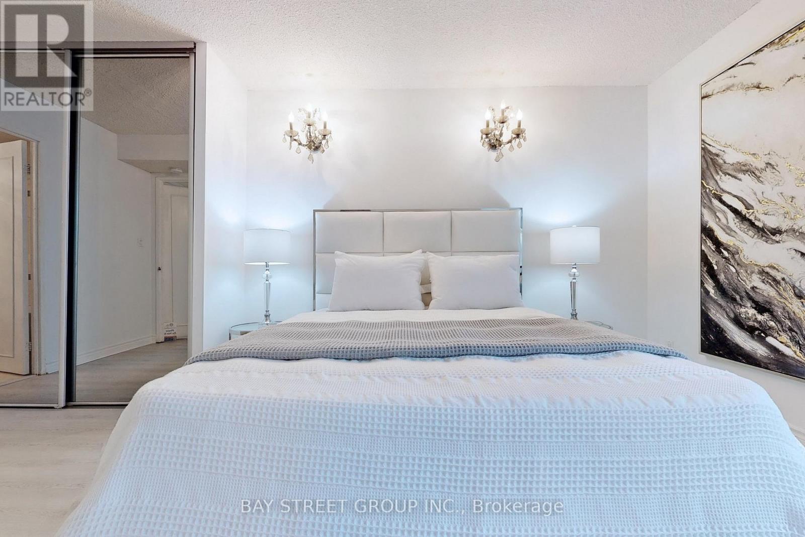 Photo 28 of 601 633 Bay Street, Toronto ON