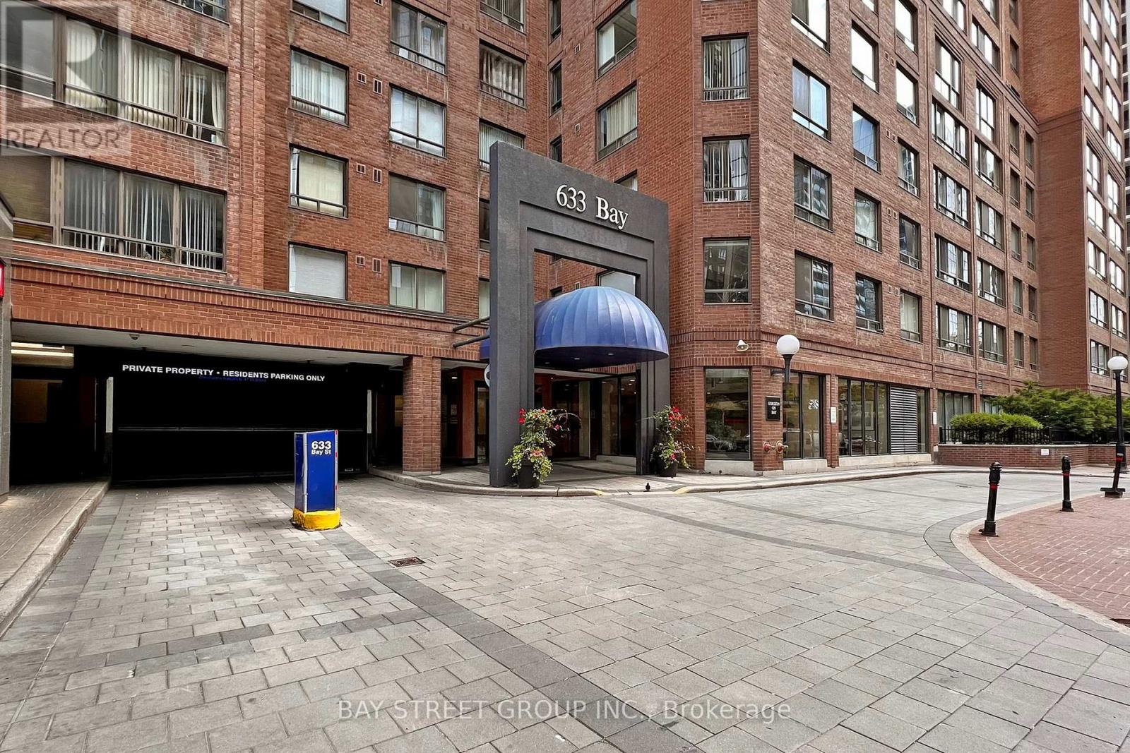 Photo 3 of 601 633 Bay Street, Toronto ON