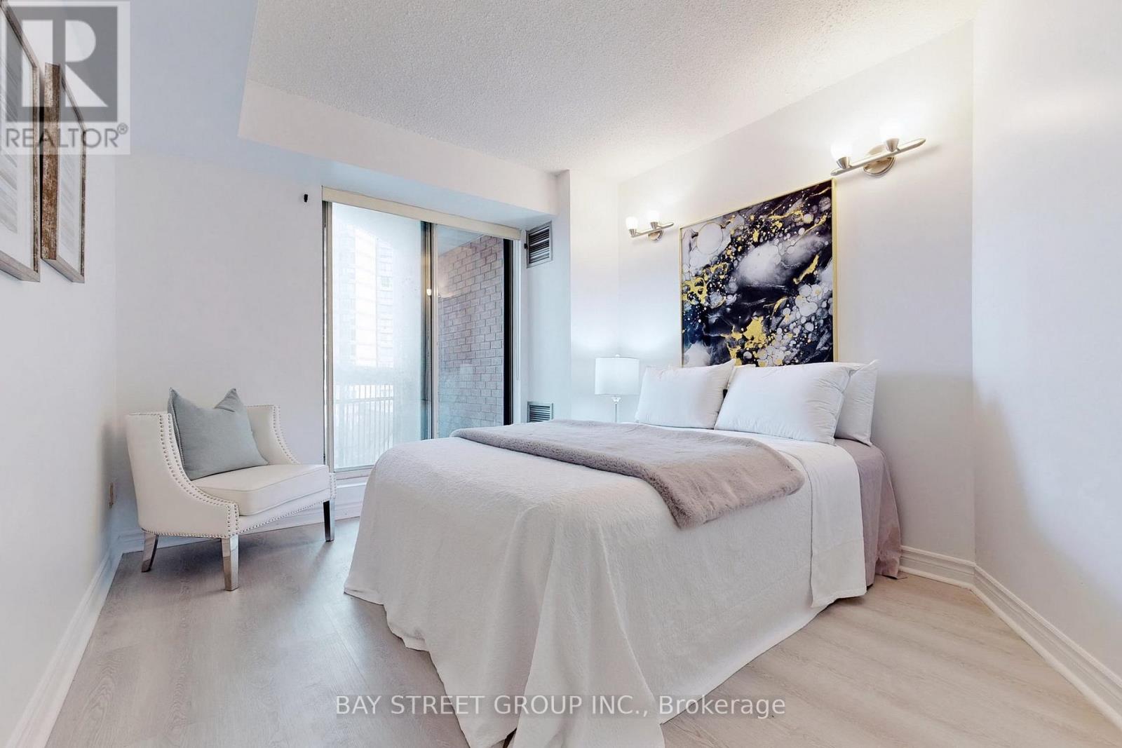 Photo 31 of 601 633 Bay Street, Toronto ON