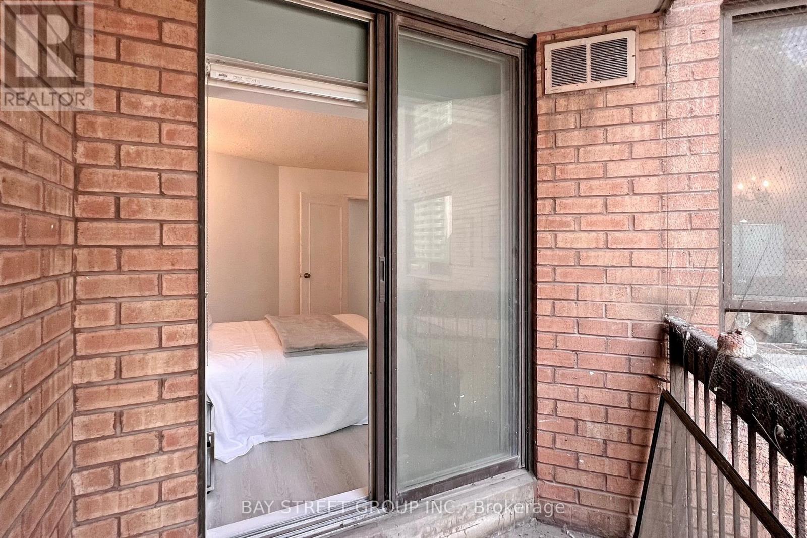 Photo 39 of 601 633 Bay Street, Toronto ON