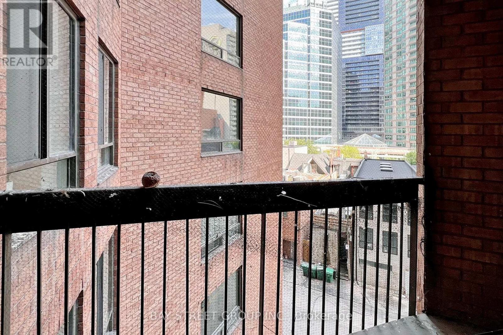 Photo 40 of 601 633 Bay Street, Toronto ON